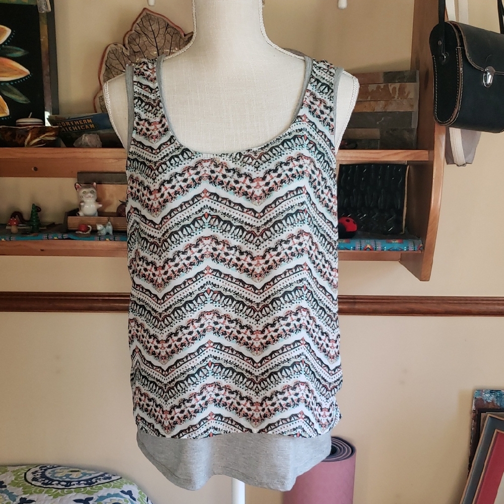 Chevron Patterned Sleeveless Top